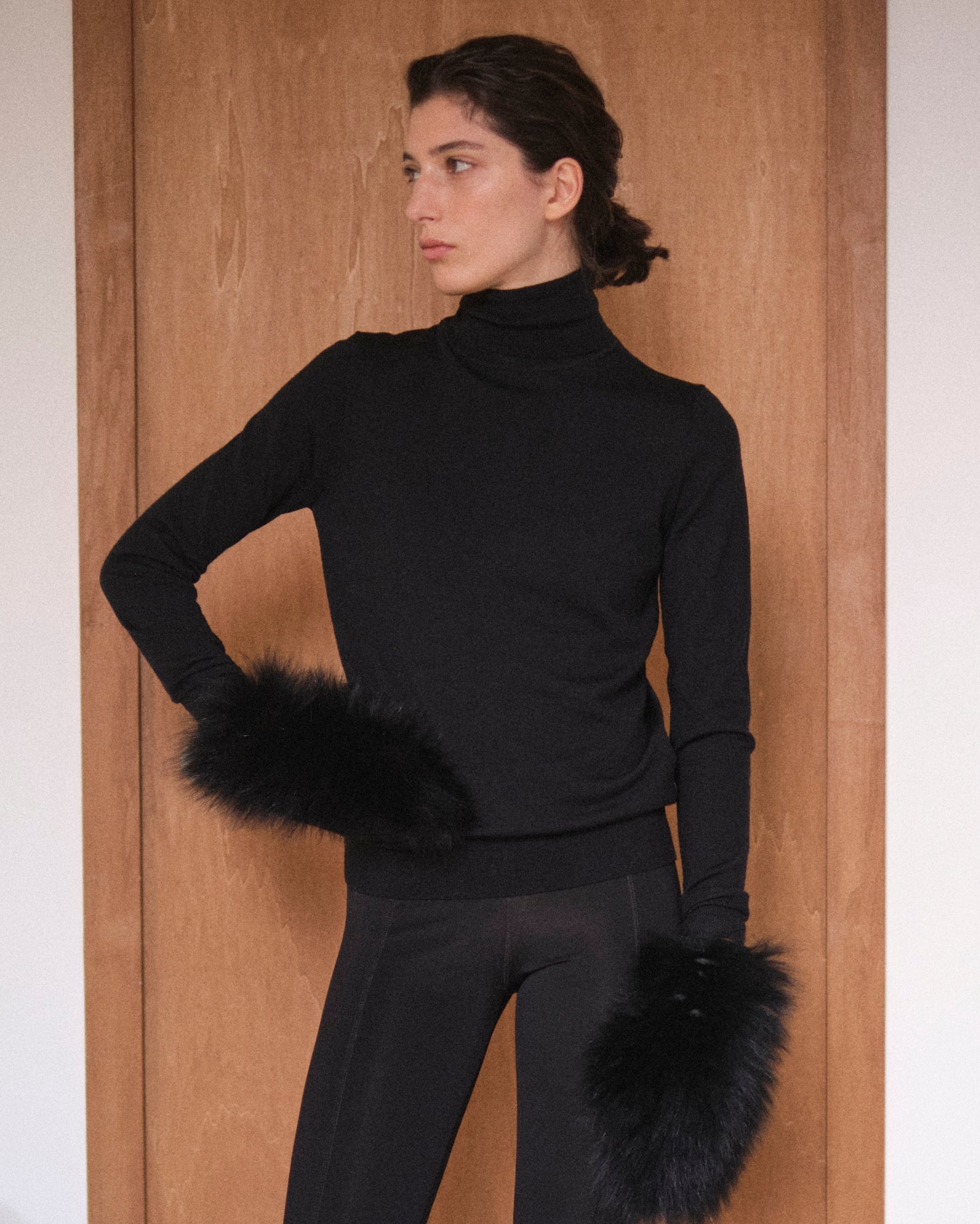 Cashmere / wool knit and fox fur mittens