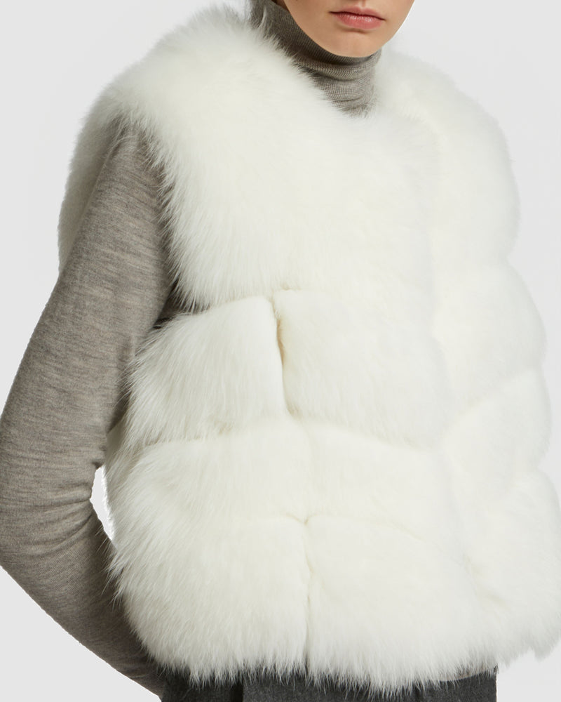 Short gilet in fox fur