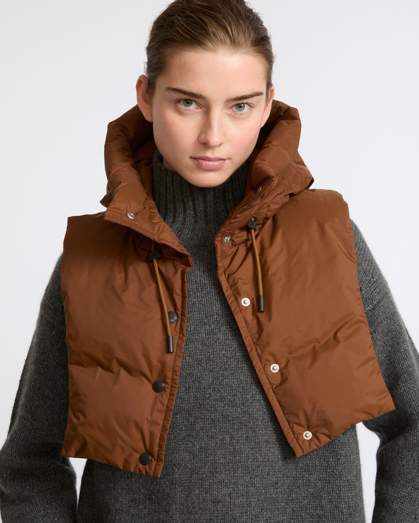 Padded hood bib in water-repellent technical fabric - Yves Salomon - New Fall Winter Collection