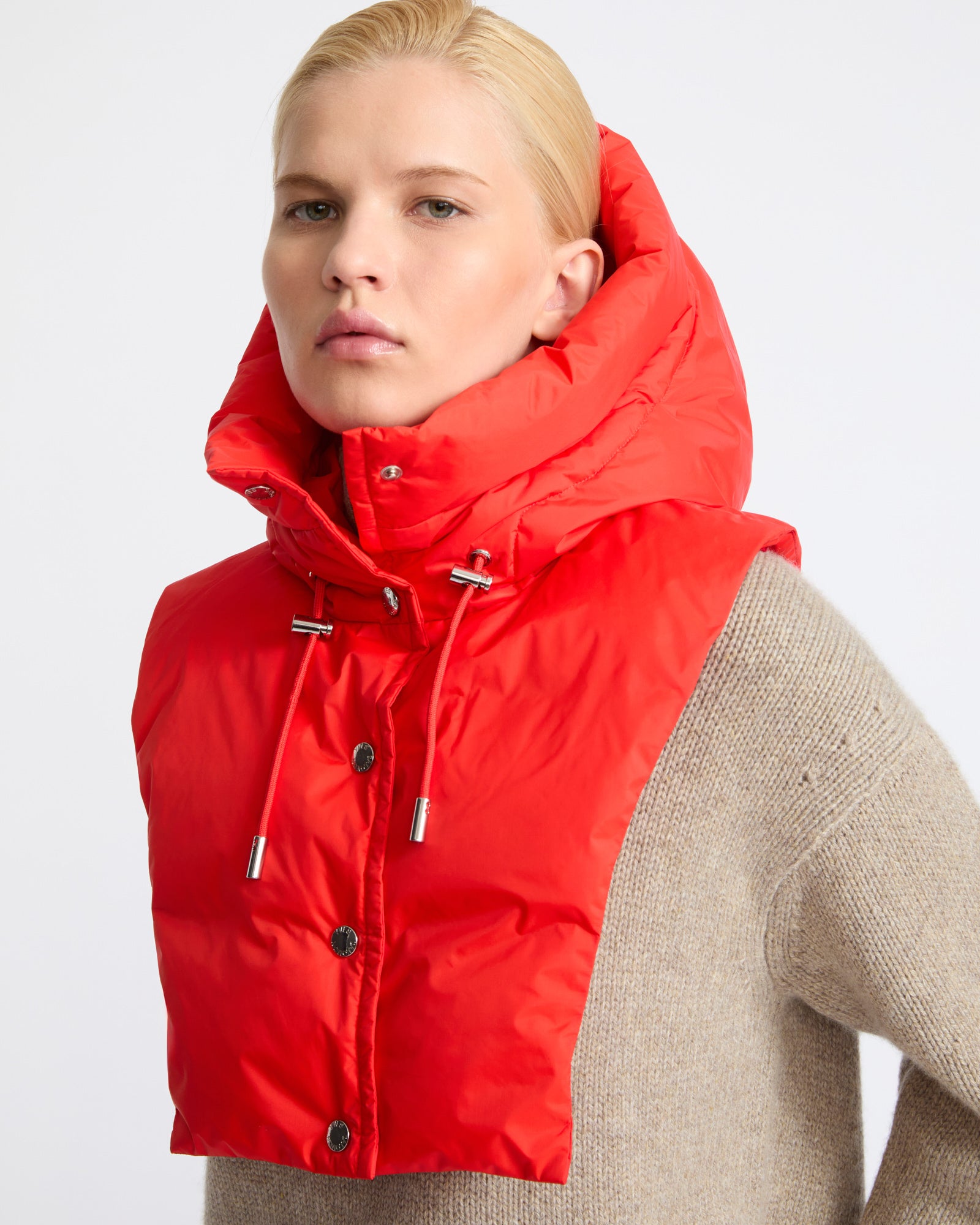 Padded hood bib in water-repellent technical fabric - Yves Salomon - New Fall Winter Collection