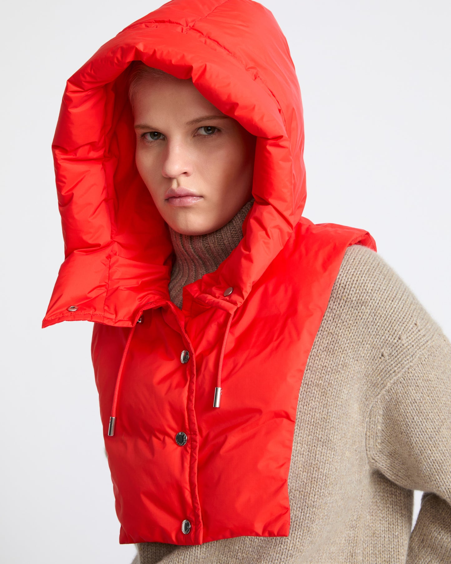 Padded hood bib in water-repellent technical fabric - Yves Salomon - New Fall Winter Collection