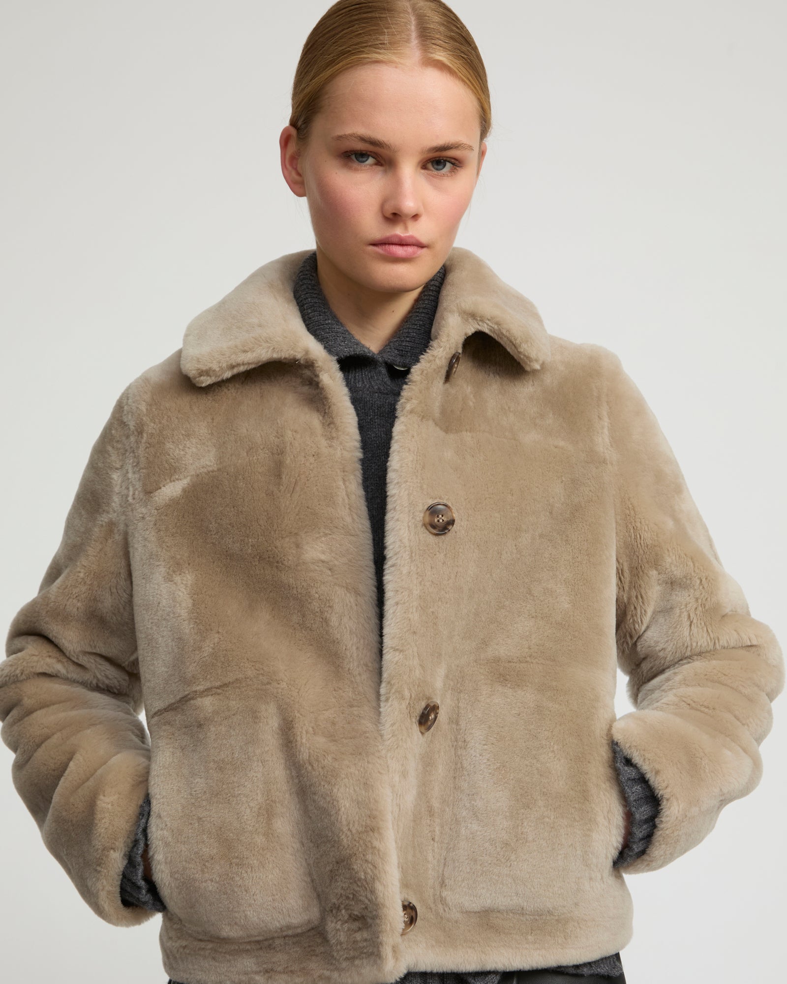 Short reversible jacket in merino lambskin -Yves Salomon