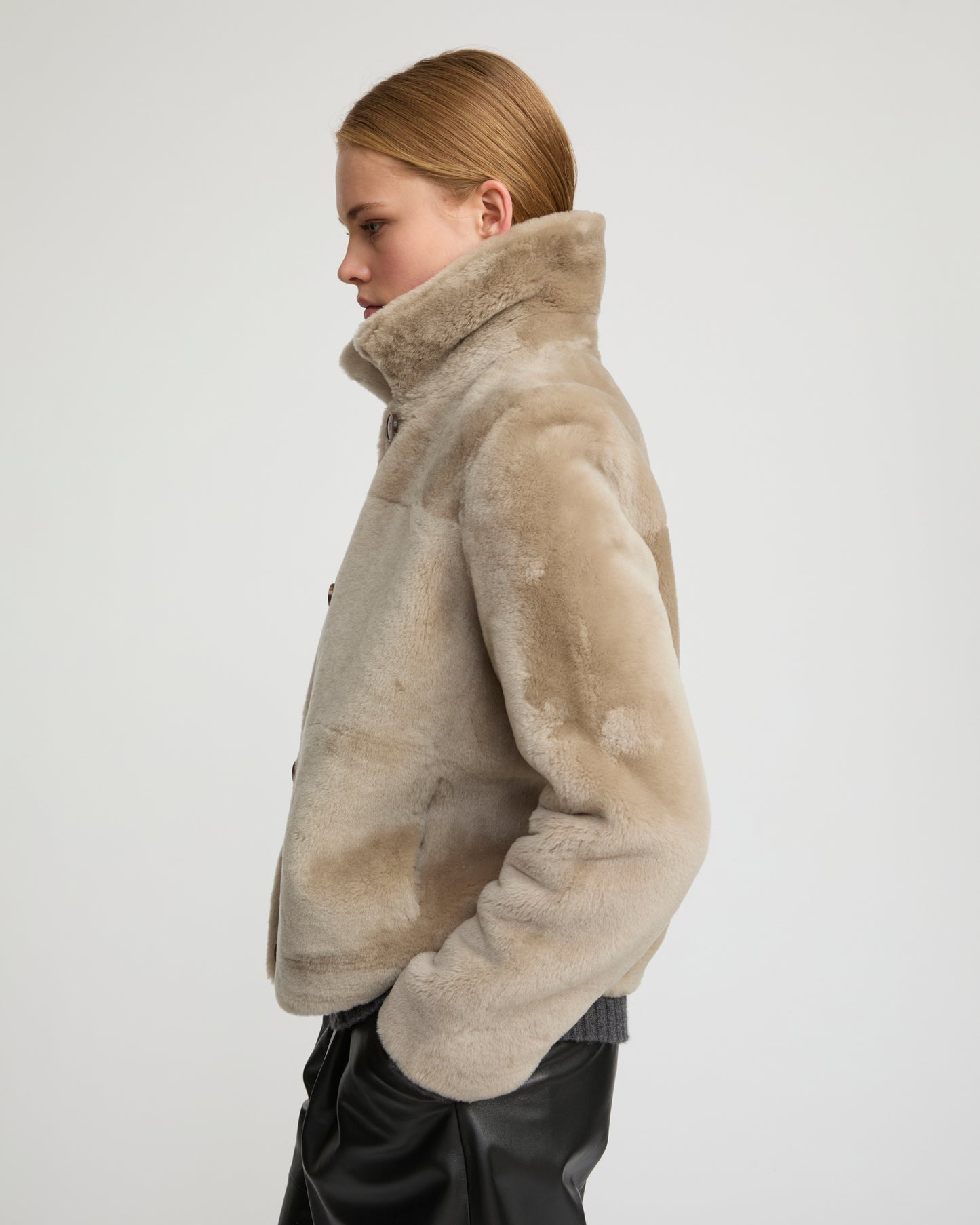 Short reversible jacket in merino lambskin -Yves Salomon