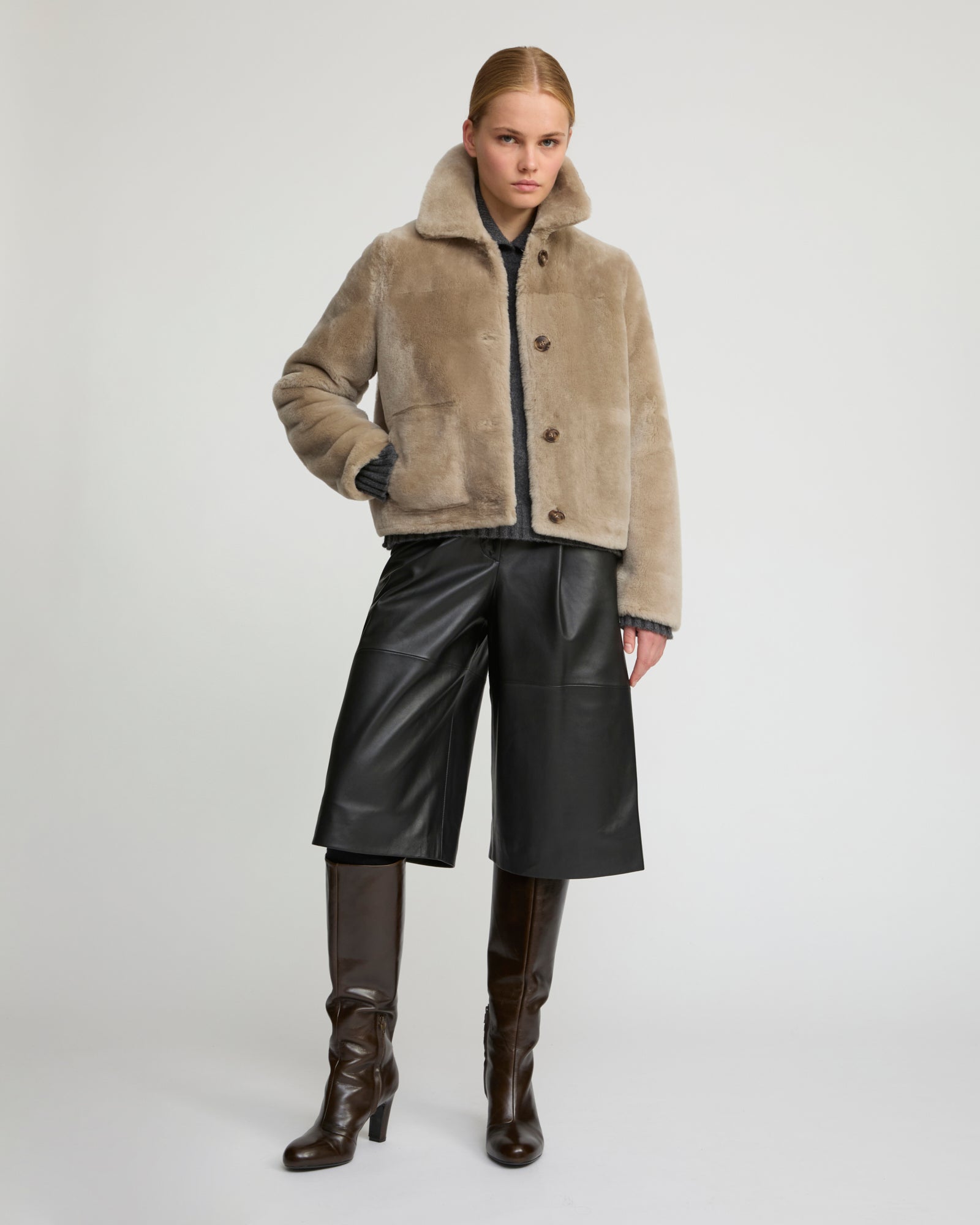 Short reversible jacket in merino lambskin -Yves Salomon