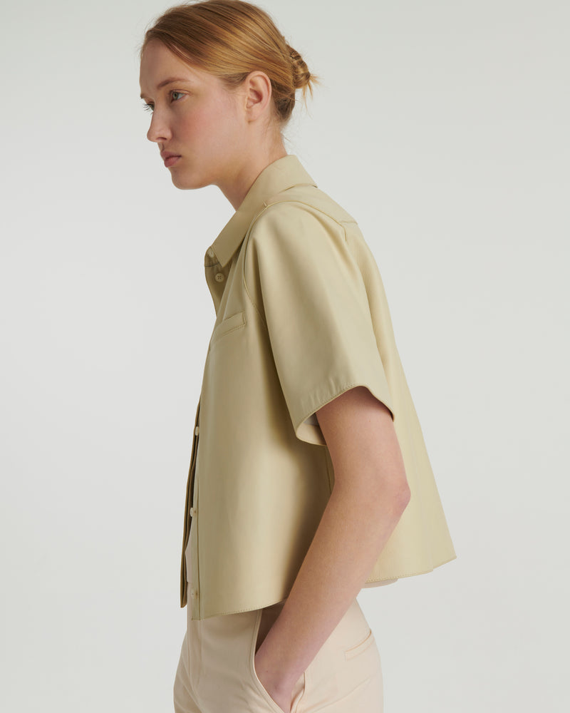 Cropped shirt with short sleeves in leather - 
lemonade
