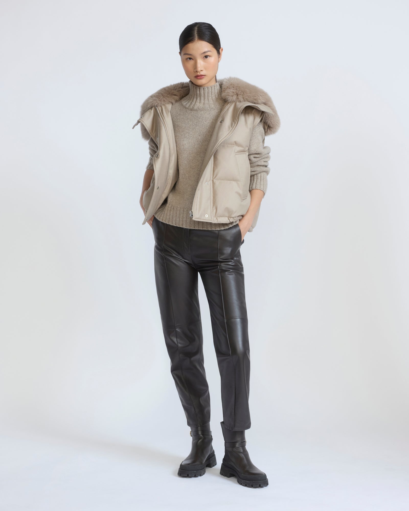 Flannel gilet with fox fur collar - Yves Salomon - New Fall/Winter Collection