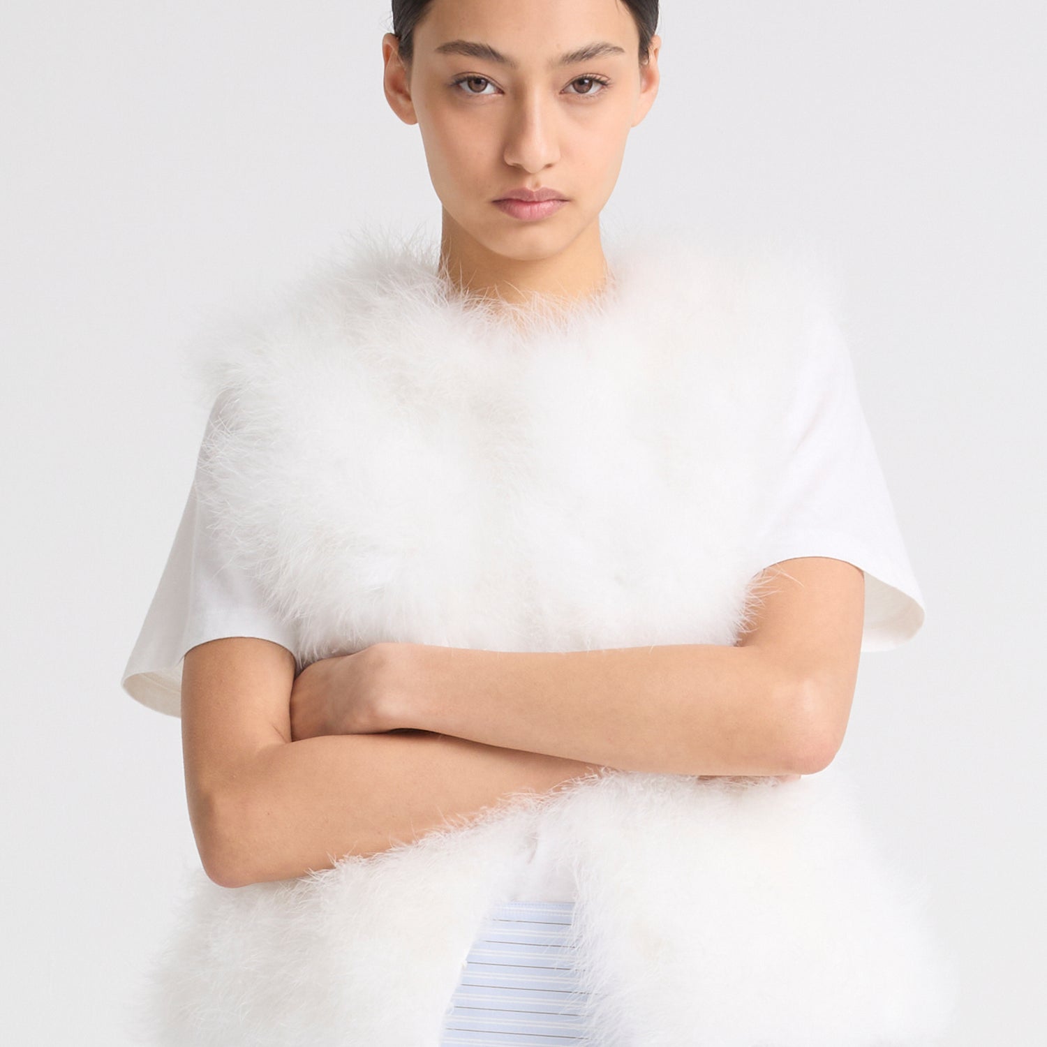 Cropped feather gilet - white - Yves Salomon