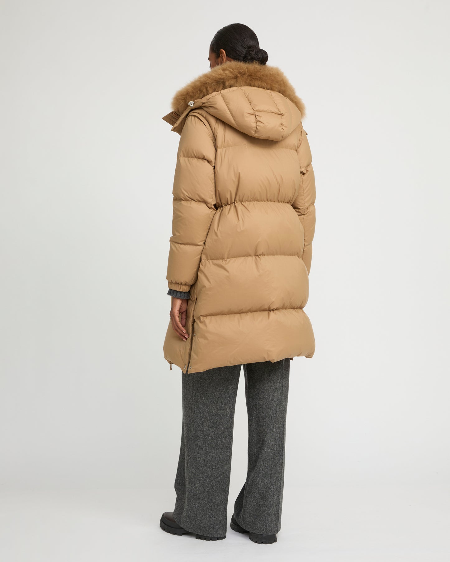 7/8 Long down jacket in water-repellent technical fabric with collar trim in fluffy lambswool