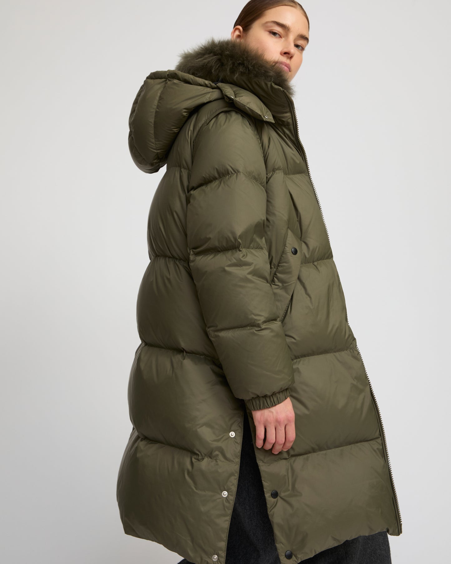 7/8 Long down jacket in water-repellent technical fabric with collar trim in fluffy lambswool