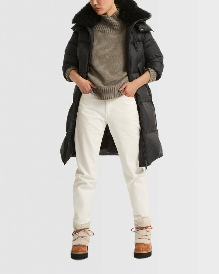 7/8 Long down jacket in water-repellent technical fabric with collar trim in fluffy lambswool