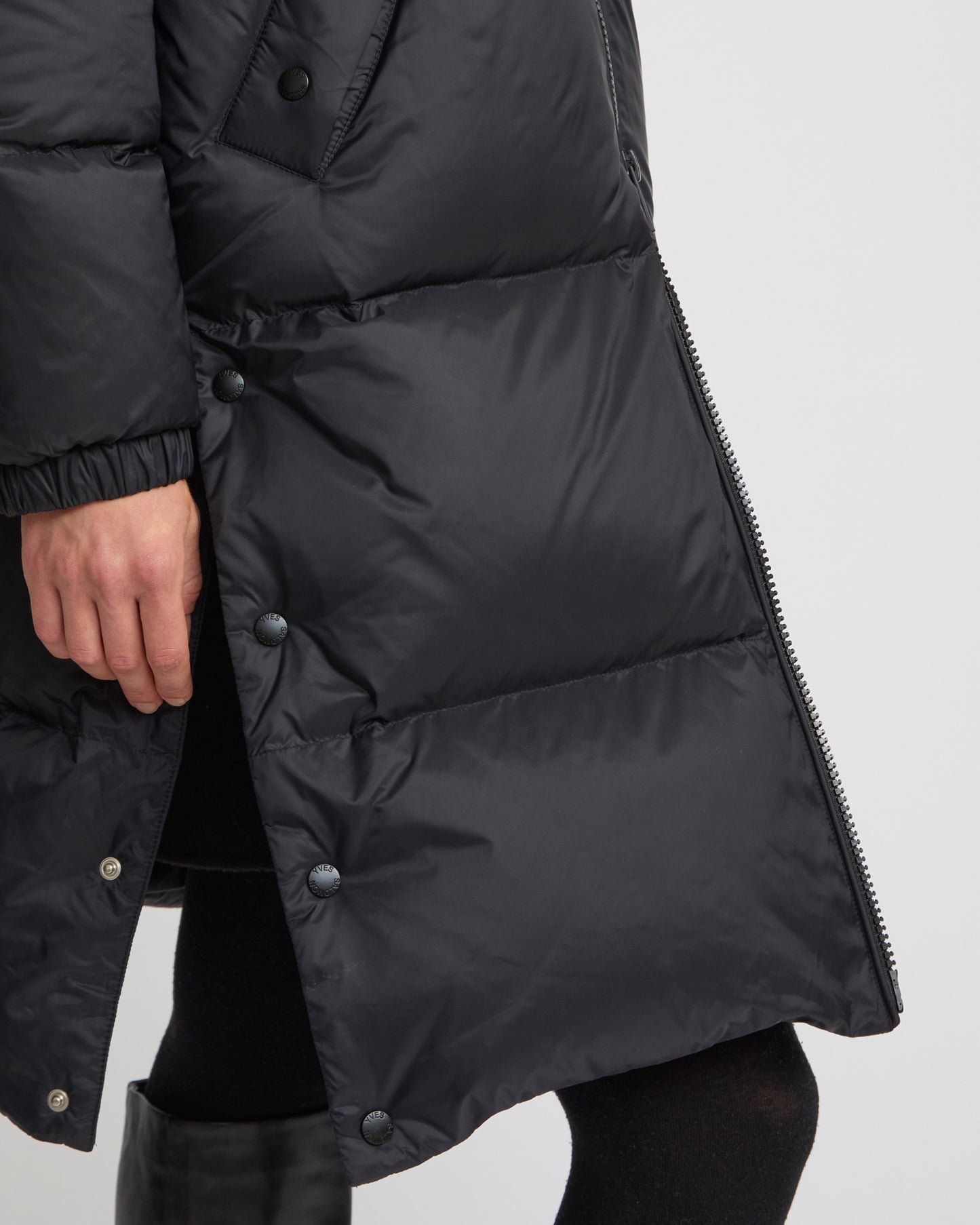 7/8 Long down jacket in water-repellent technical fabric with collar trim in fluffy lambswool