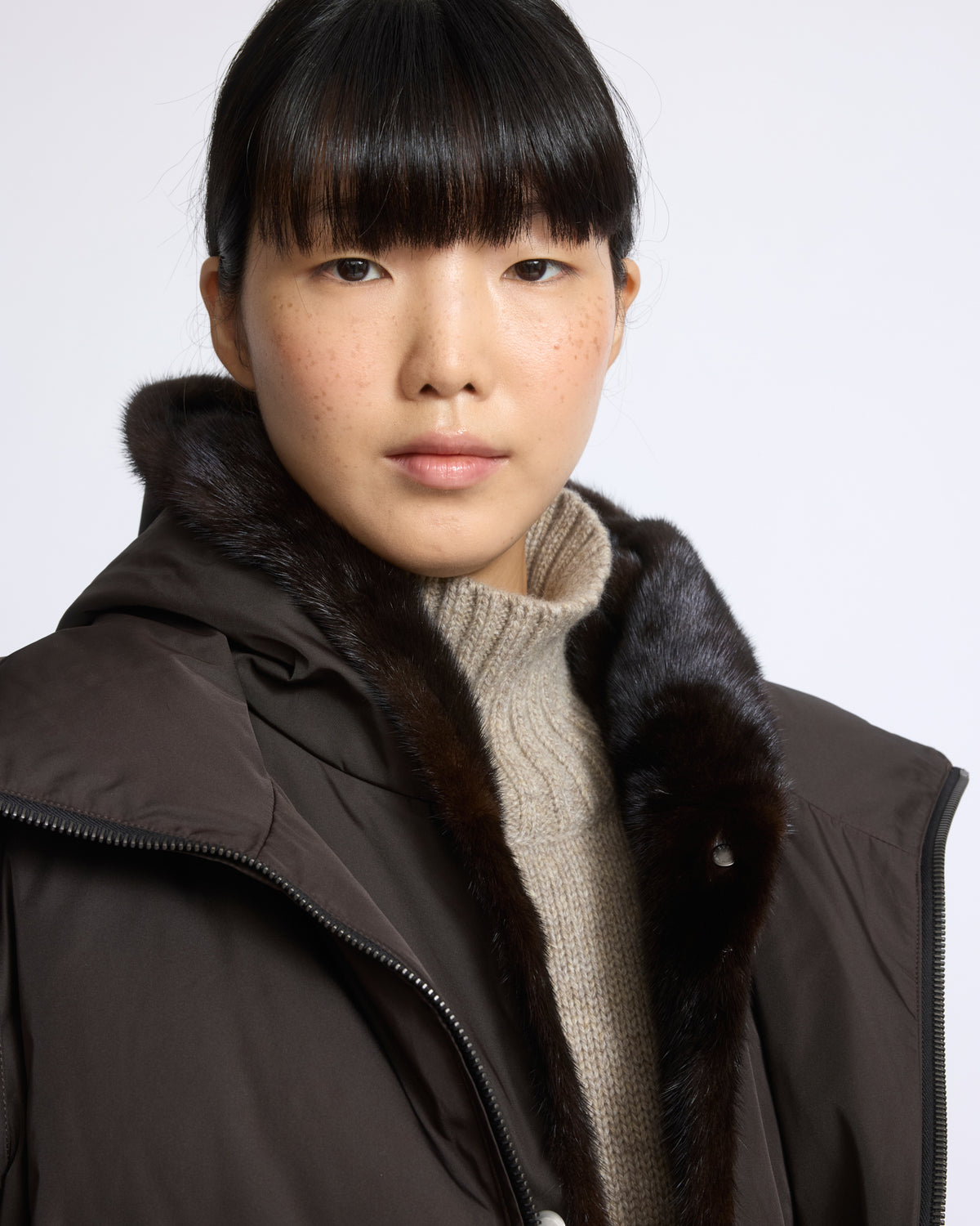 Iconic "A" line down jacket with mink fur hooded bib - Yves Salomon - New Fall/Winter Collection