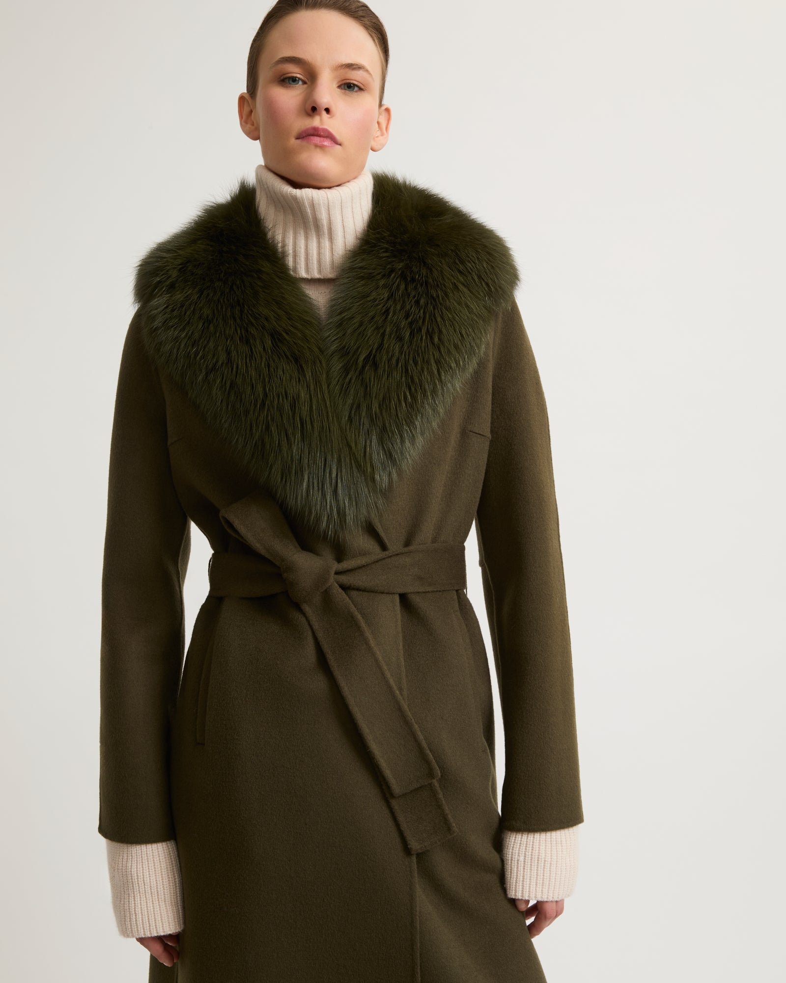 Belted coat in cashmere wool with fox fur collar and lapel - khaki