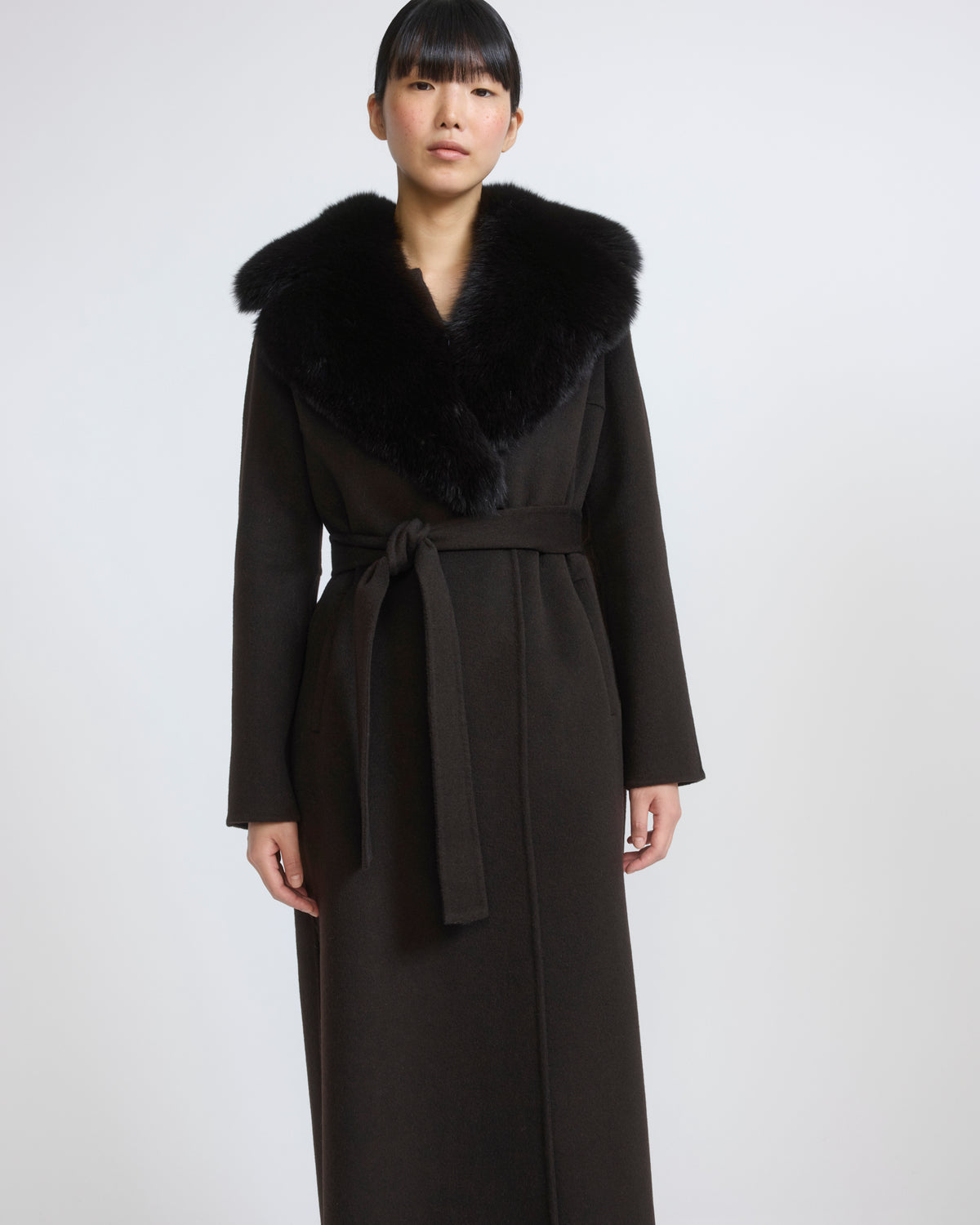 Belted coat in cashmere wool with fox fur collar and lapel - Yves Salomon - New Fall/Winter Collection