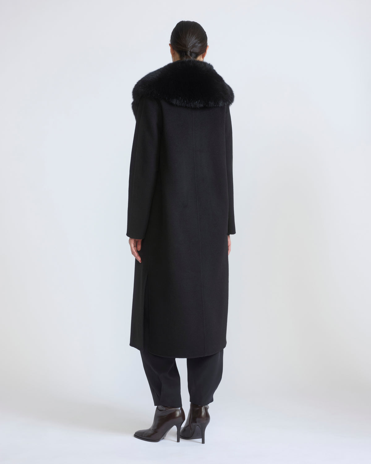 Belted coat in cashmere wool with fox fur collar and lapel