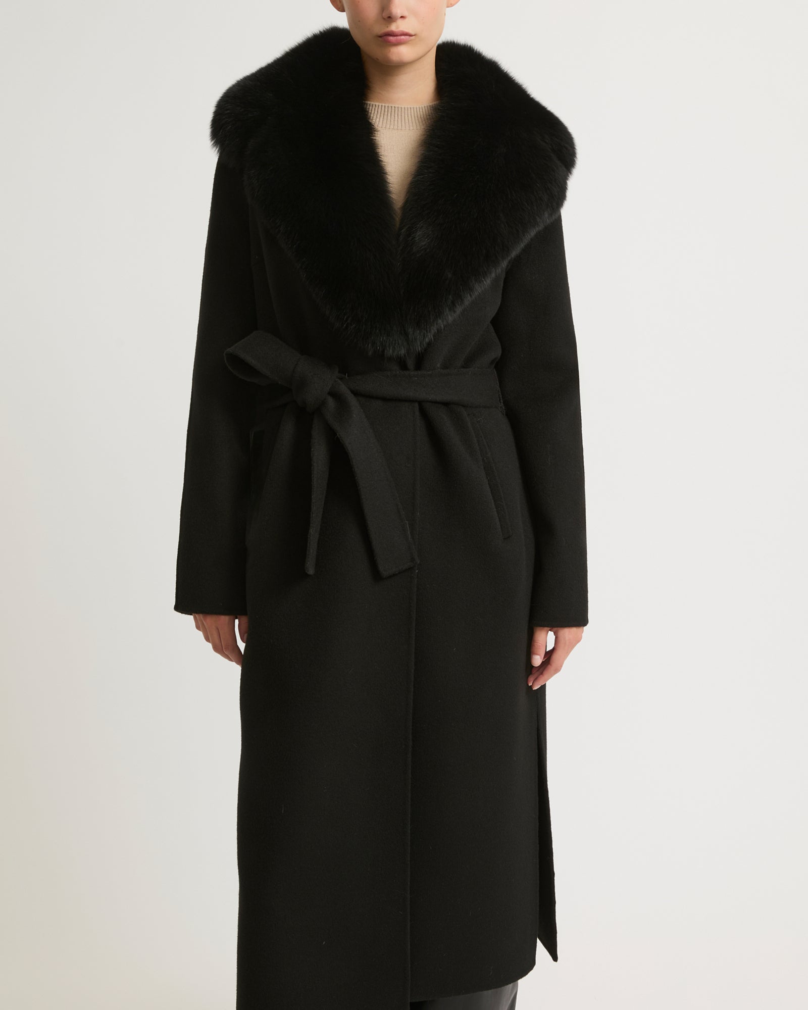 Belted coat in cashmere wool with fox fur collar and lapel - black