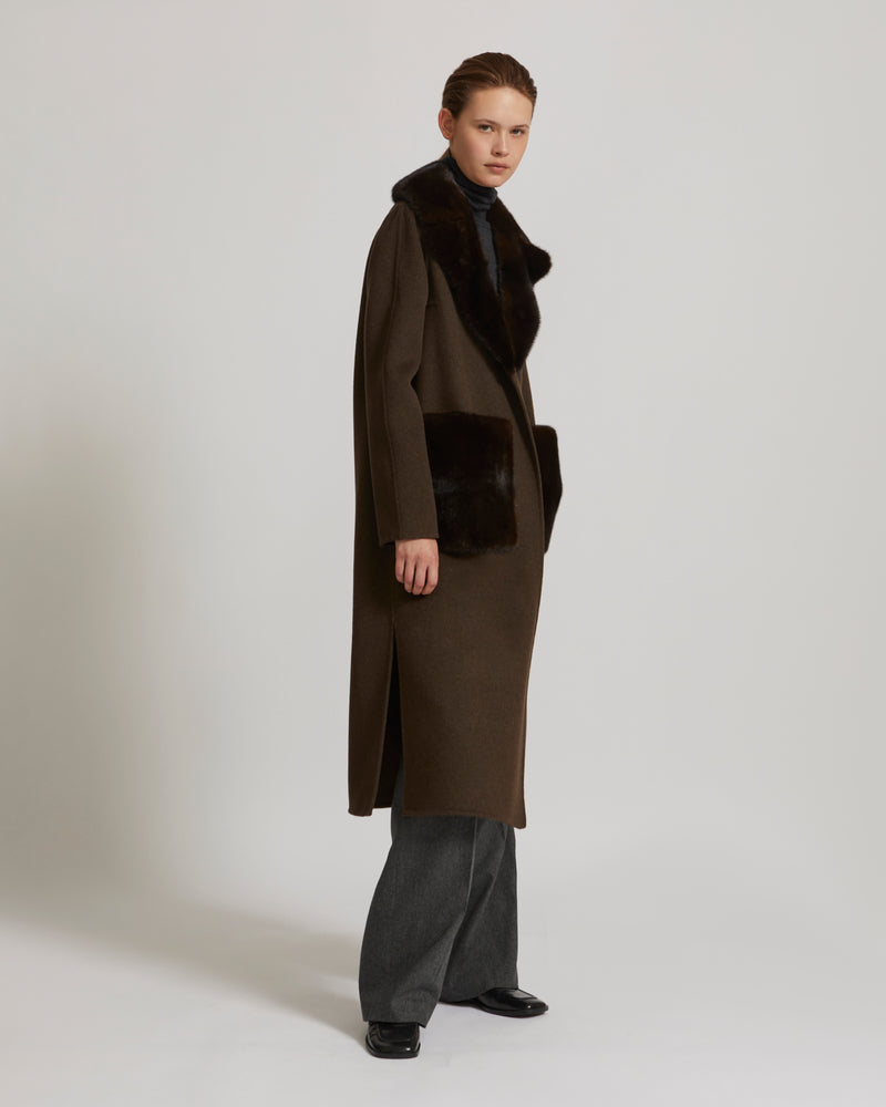 Belted coat in cashmere wool with mink fur collar and over-pockets - khaki - Yves Salomon