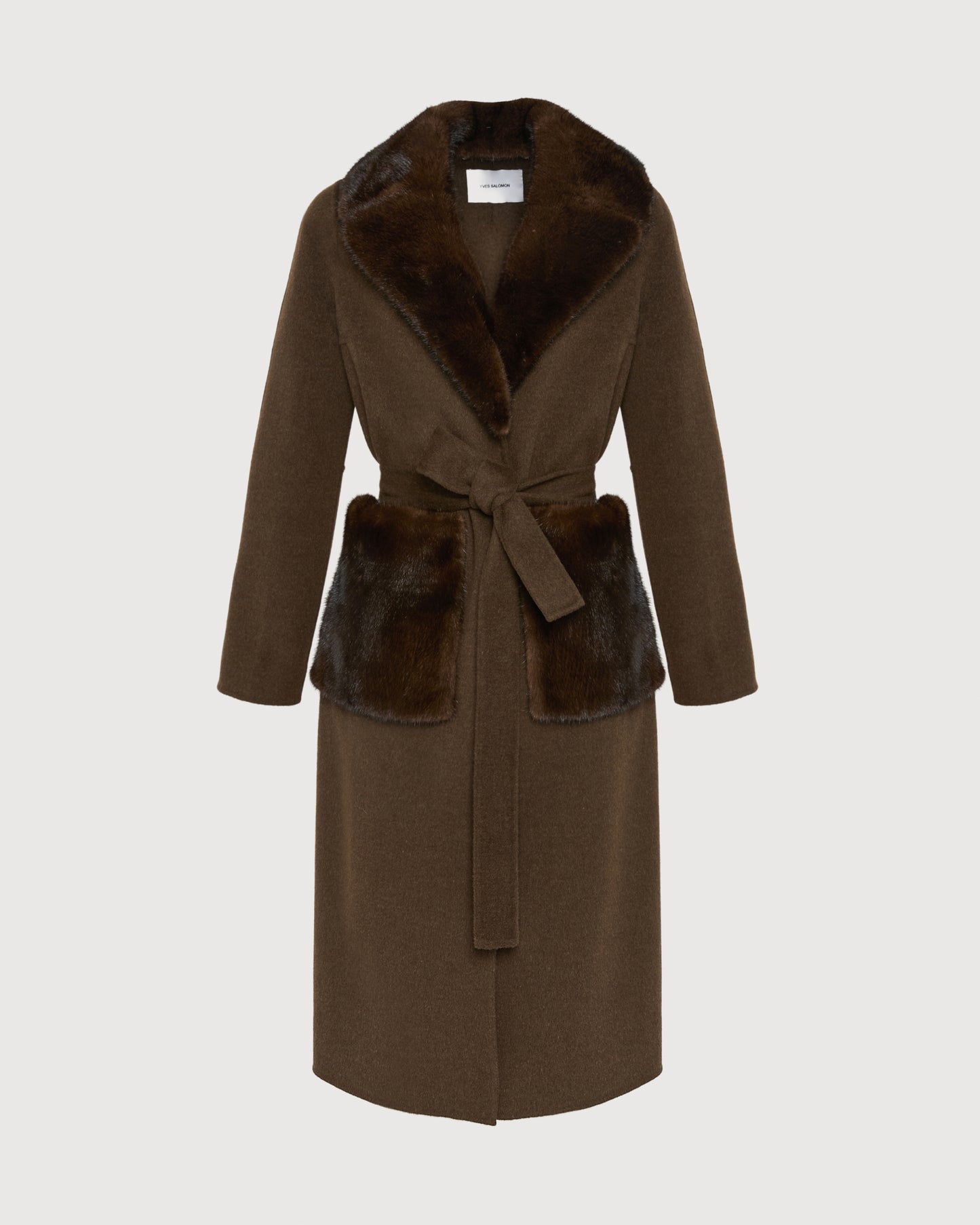 Belted coat in cashmere wool with mink fur collar and over-pockets