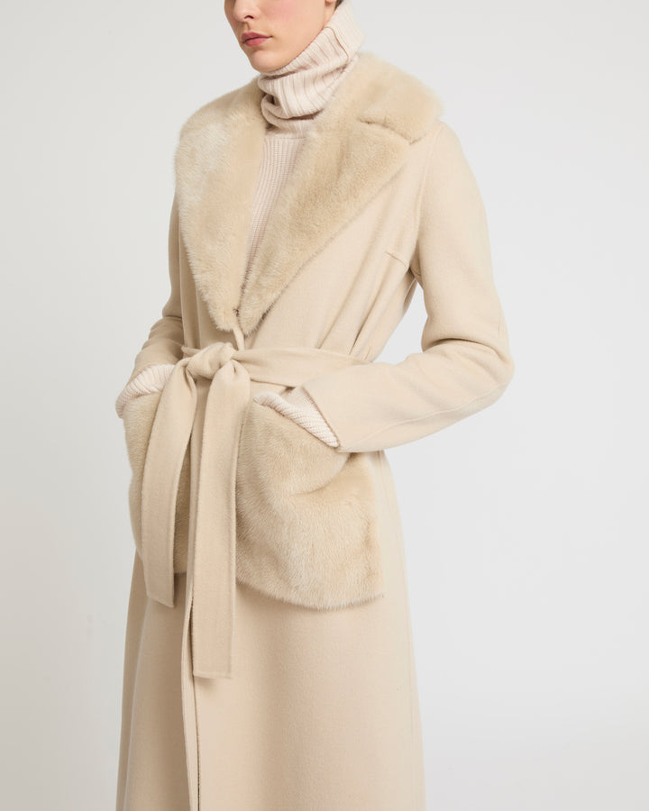 Belted coat in cashmere wool with mink fur collar and over-pockets