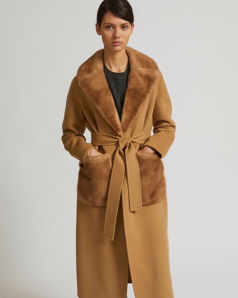 Belted coat in cashmere wool with mink fur collar and over-pockets - beige - Yves Salomon