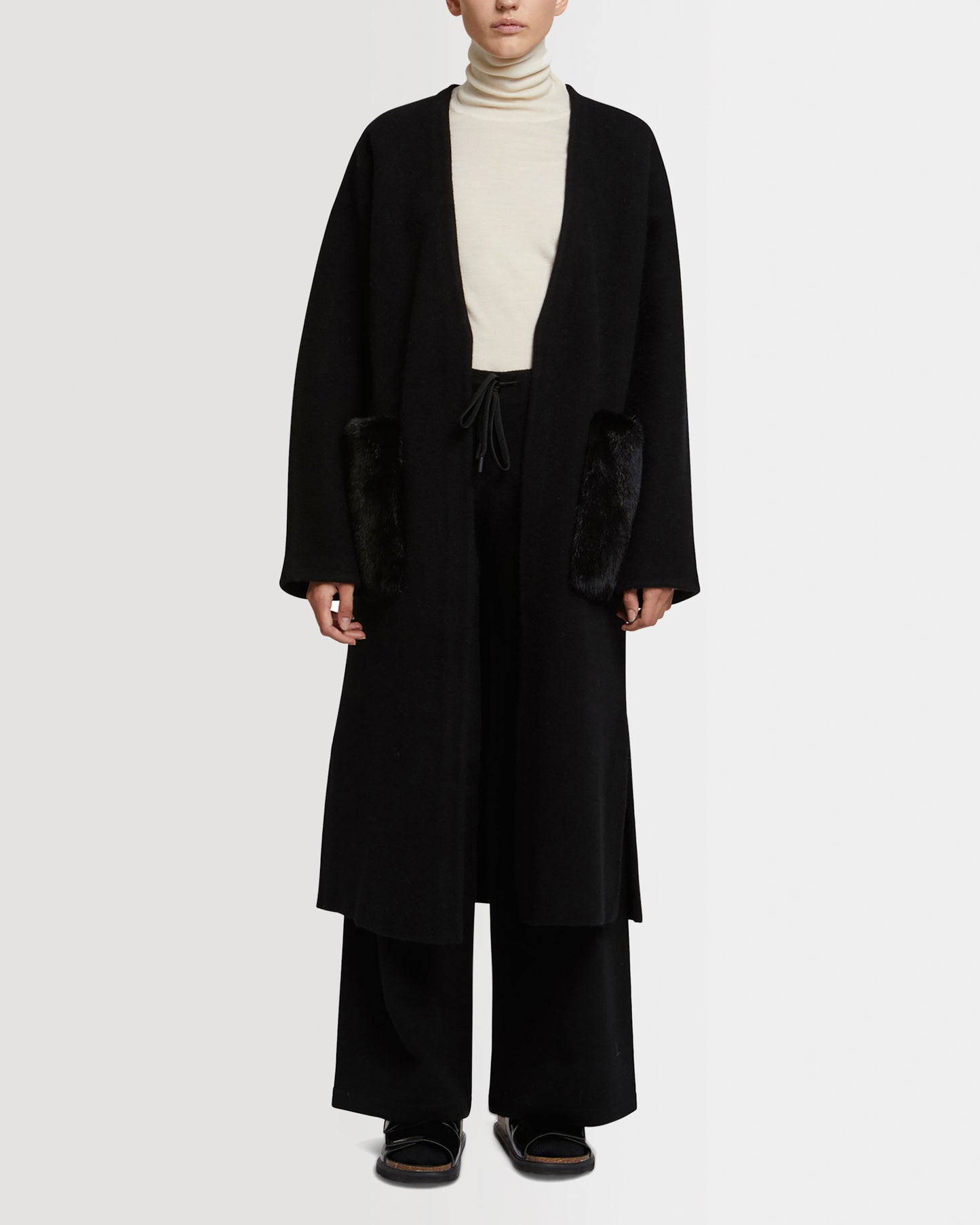 Long knit cardigan with mink fur over-pockets