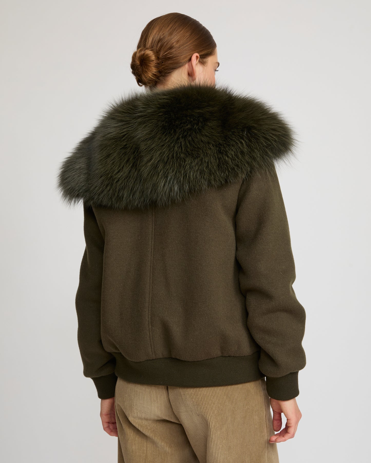 Cropped jacket in cashmere wool with fox fur collar
