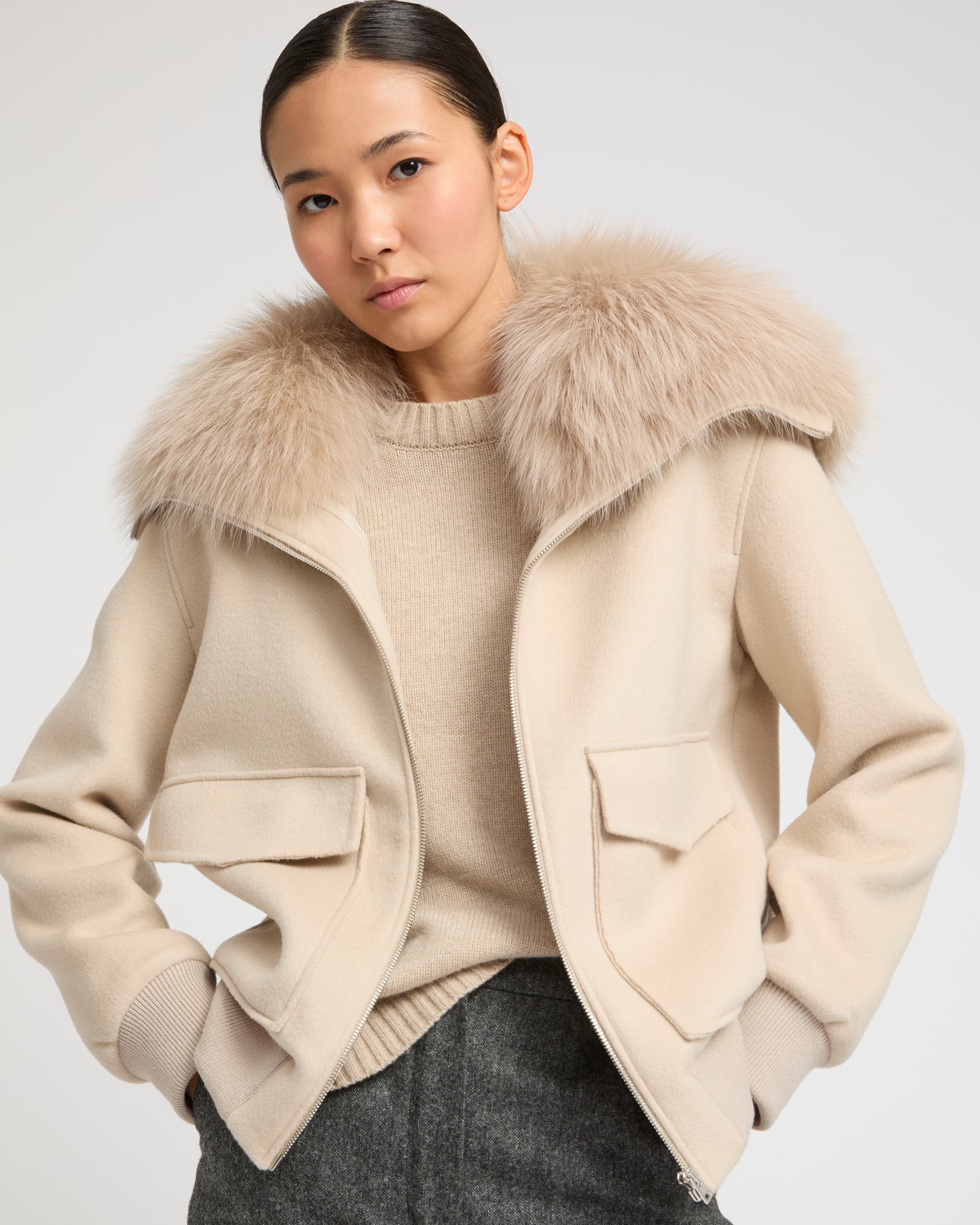 Cropped jacket in cashmere wool with fox fur collar - beige -Yves