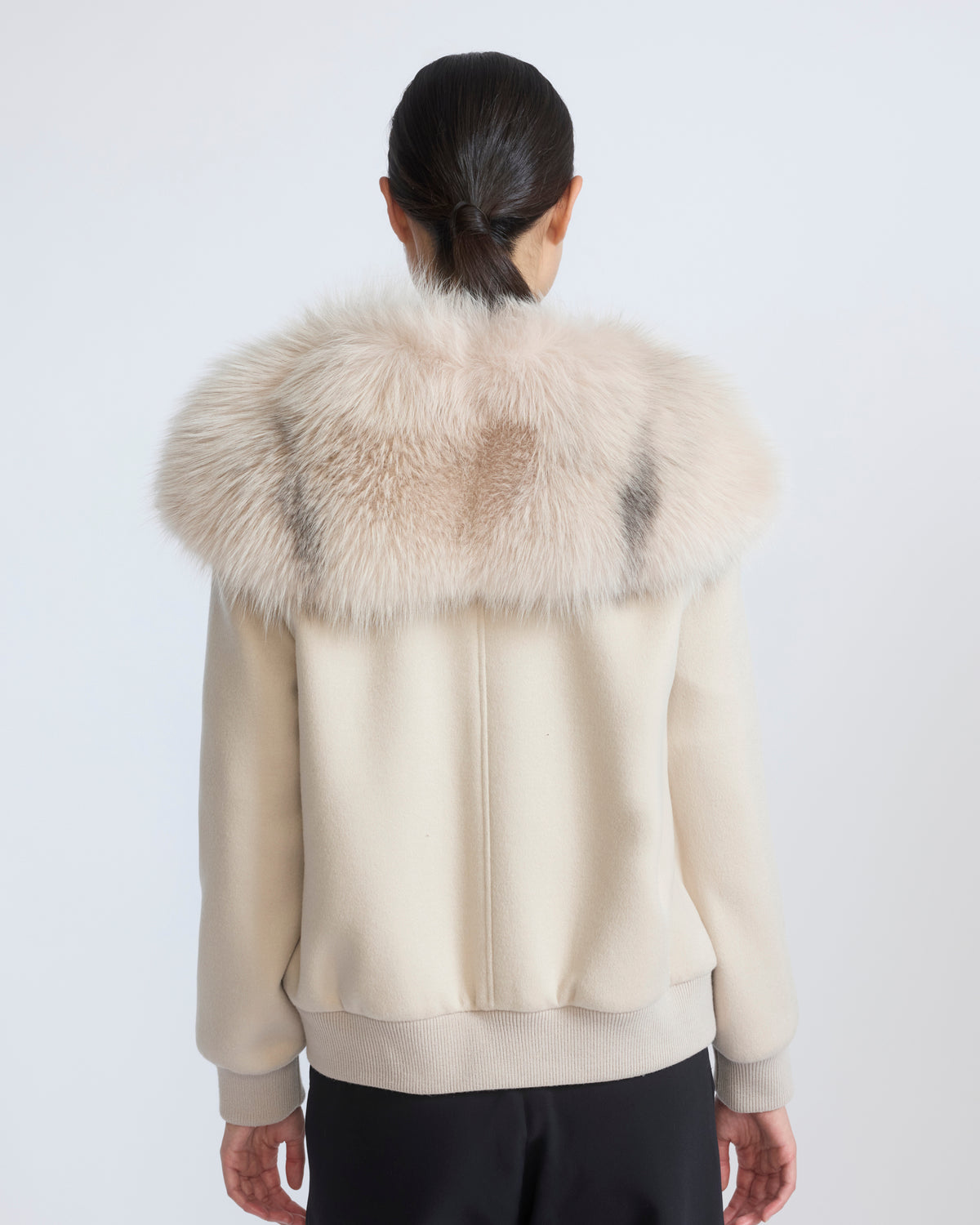 Cropped jacket in cashmere wool with fox fur collar - Yves Salomon - New Fall/Winter Collection