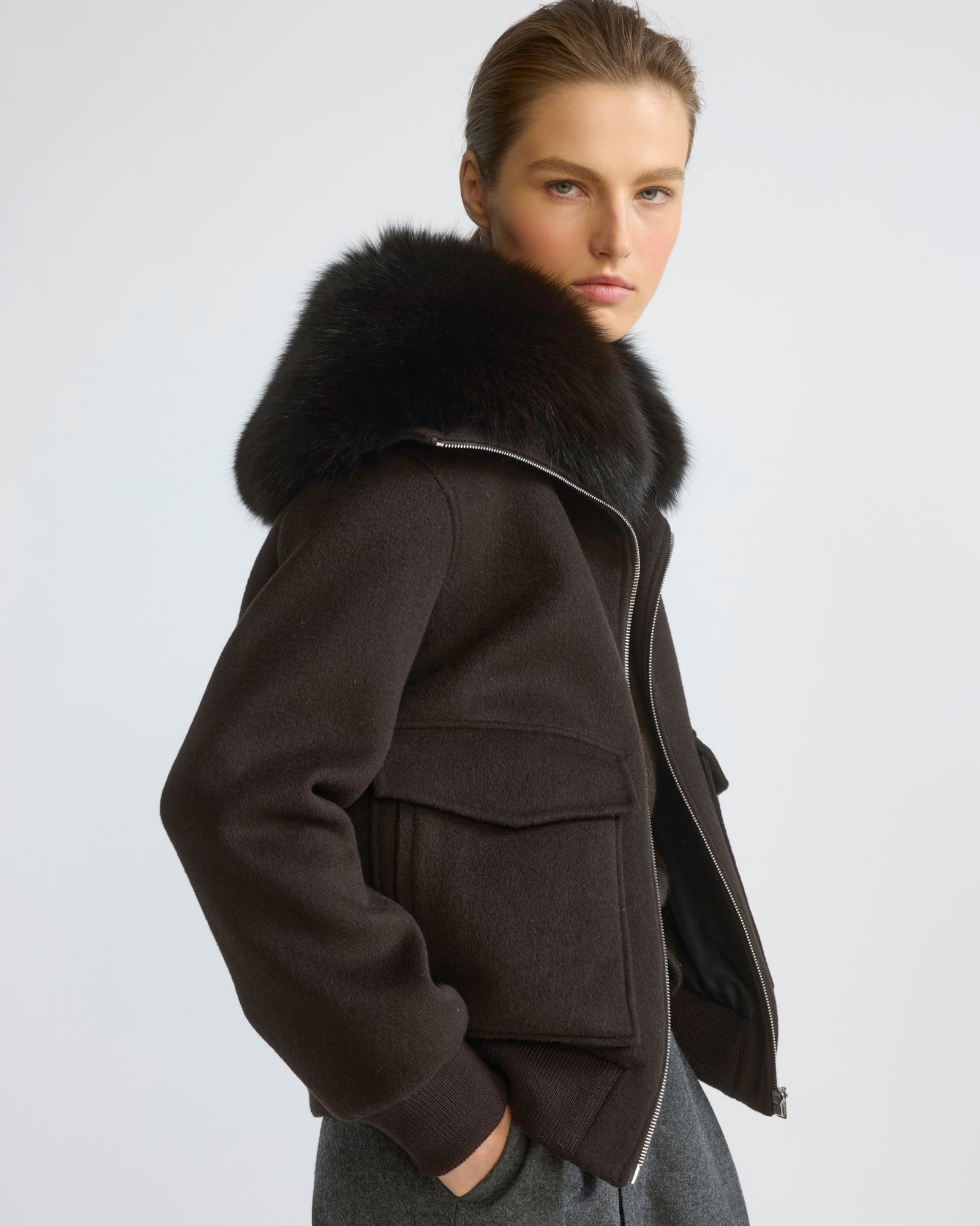 Cropped jacket in cashmere wool with fox fur collar - Yves Salomon - New Fall/Winter Collection
