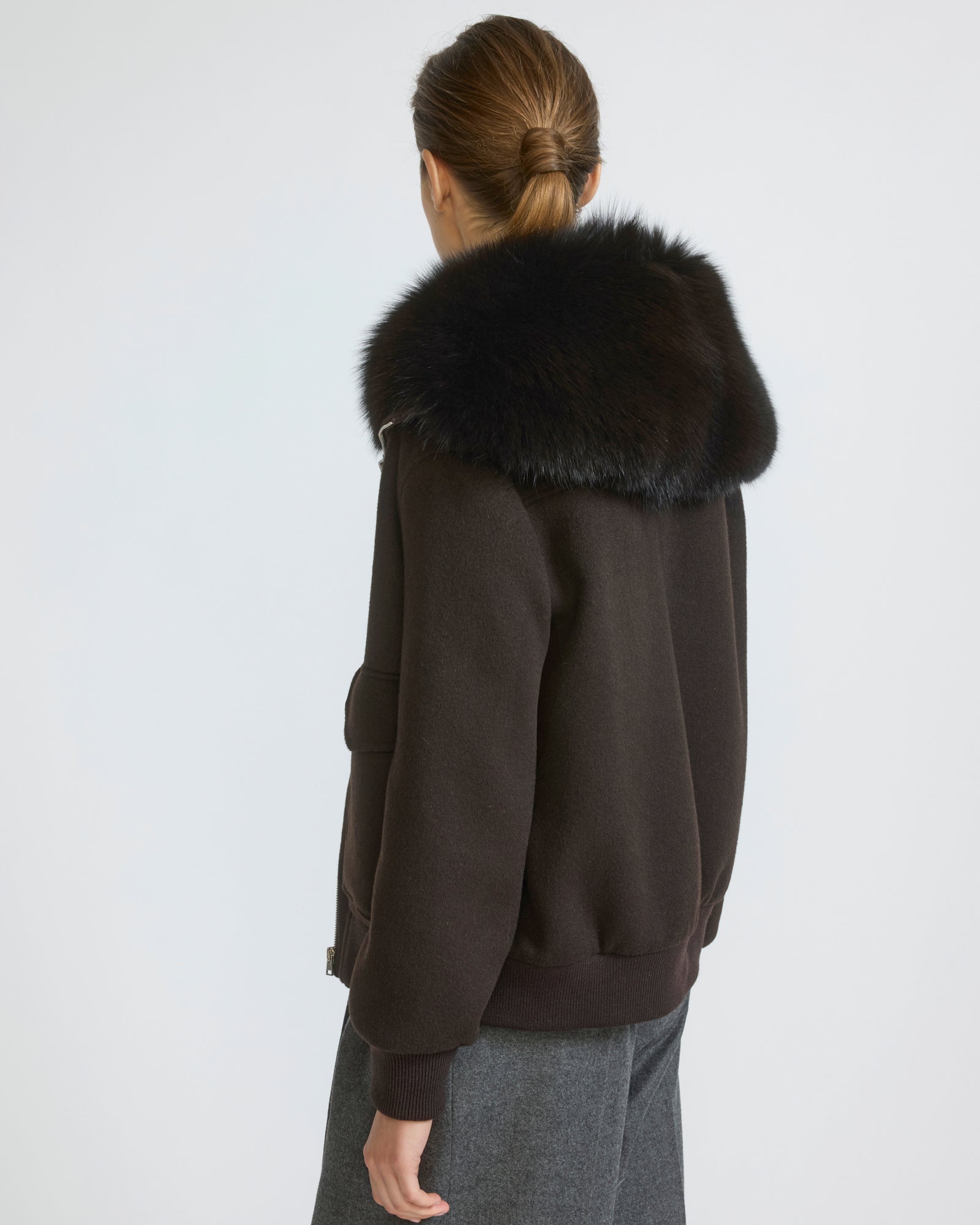 Cropped jacket in cashmere wool with fox fur collar - Yves Salomon - New Fall/Winter Collection