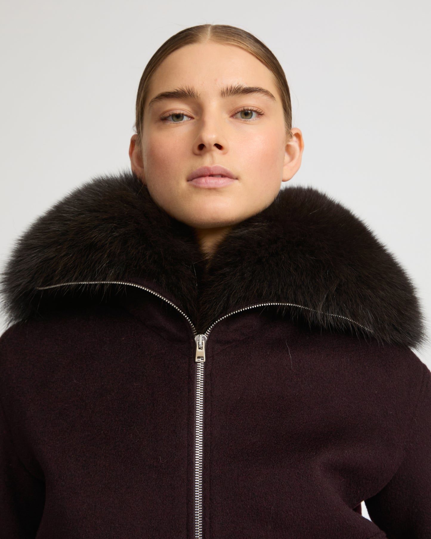Cropped jacket in cashmere wool with fox fur collar