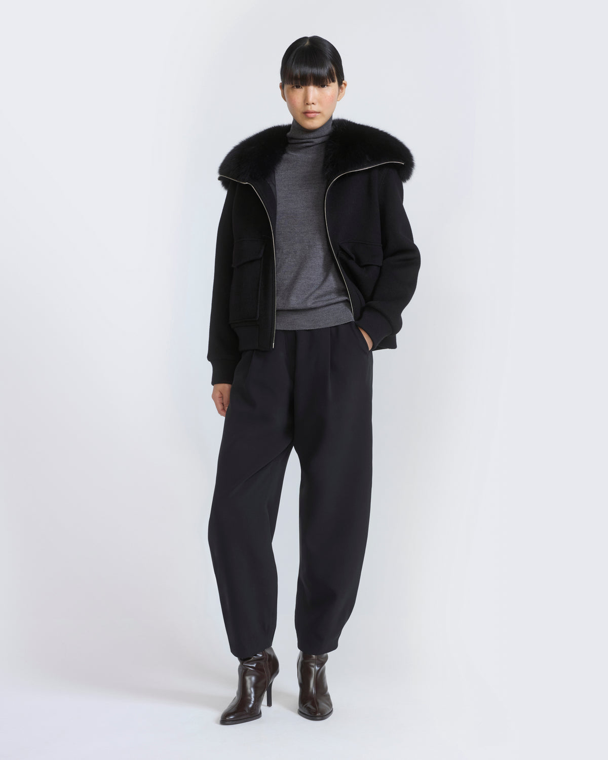 Cropped jacket in cashmere wool with fox fur collar - Yves Salomon - New Fall/Winter Collection