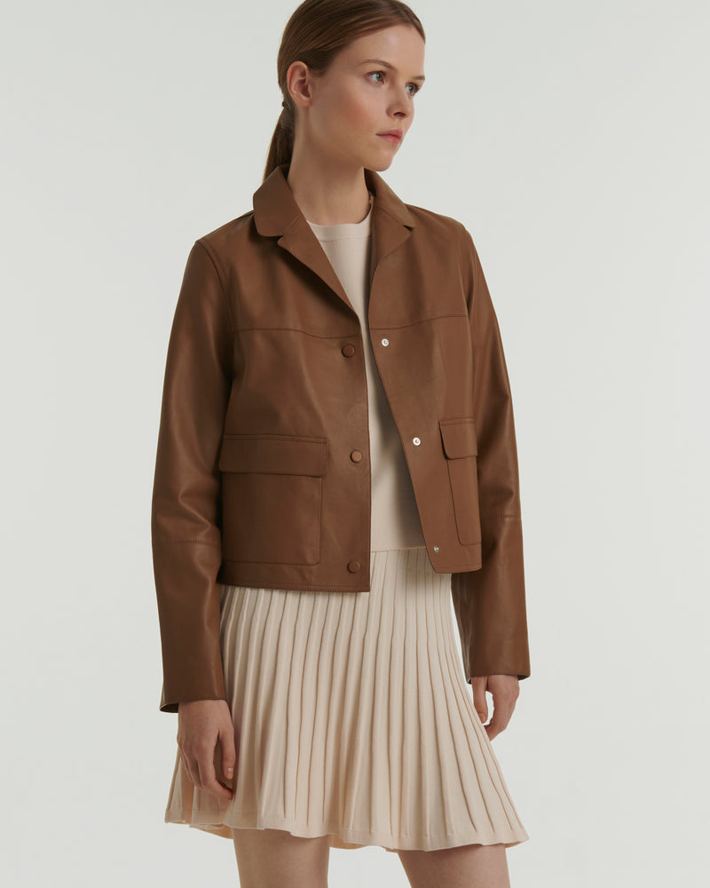 Short jacket in leather - brown