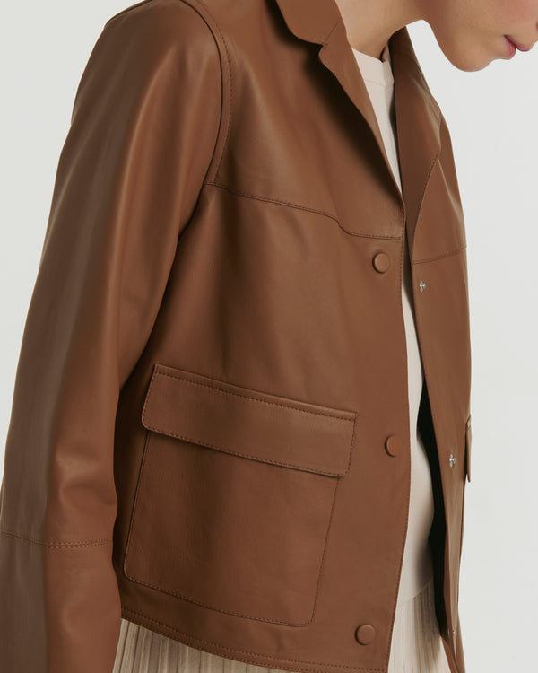Short jacket in leather - brown