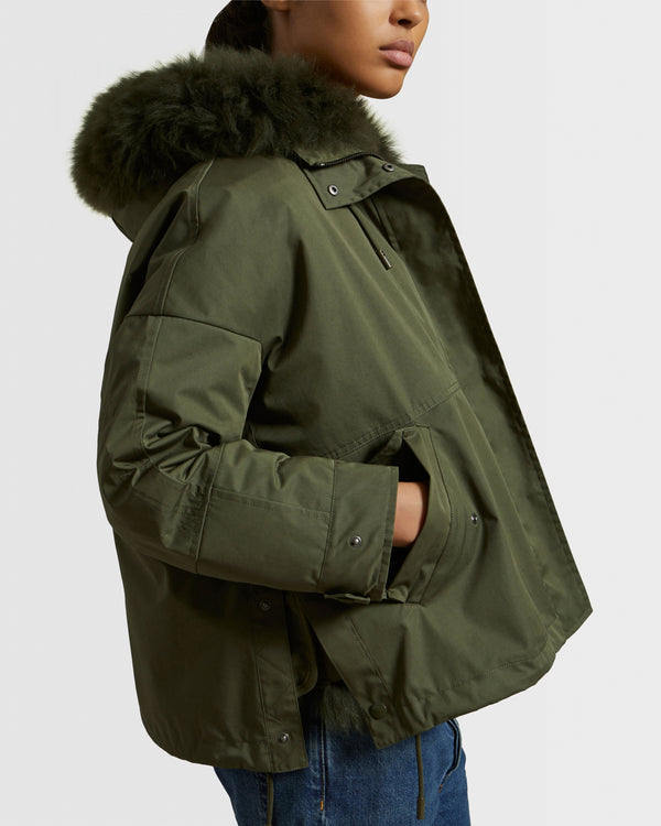 Cropped reversible parka in weather-resistant technical fabric and fluffy lambswool