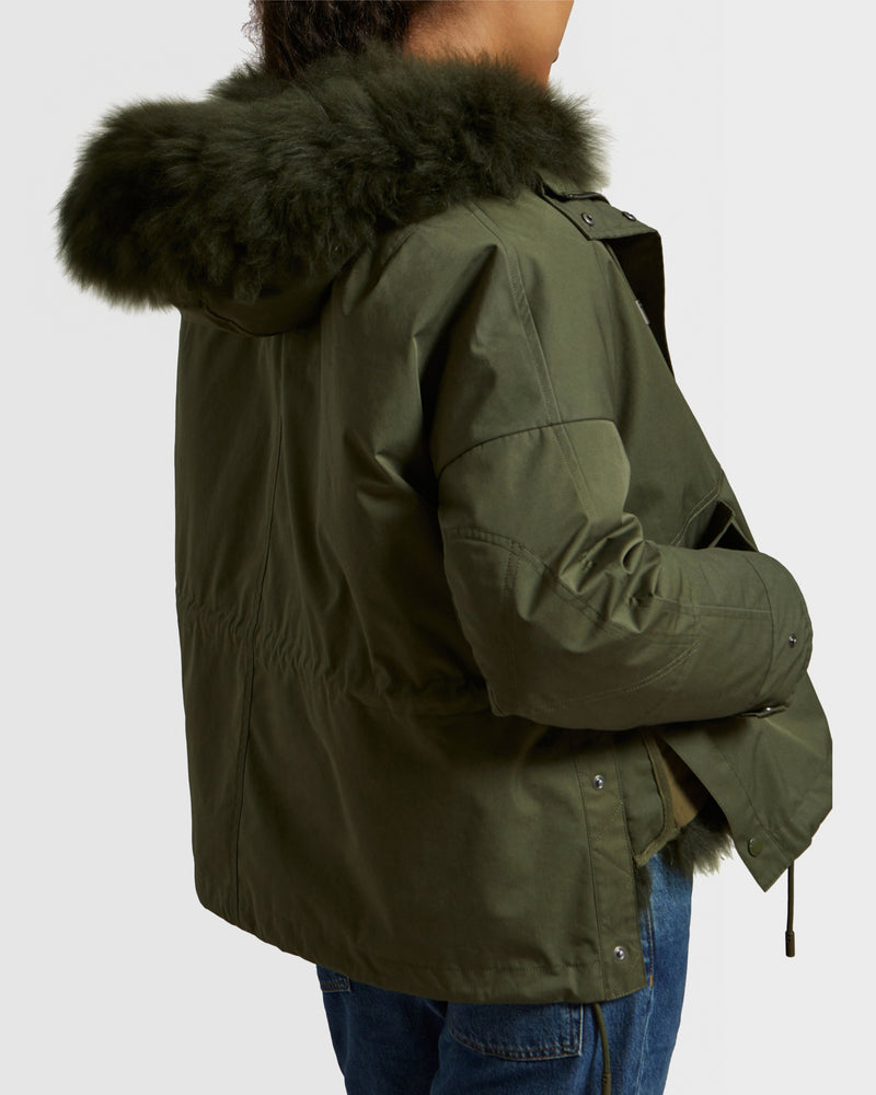 Cropped reversible parka in weather-resistant technical fabric and fluffy lambswool