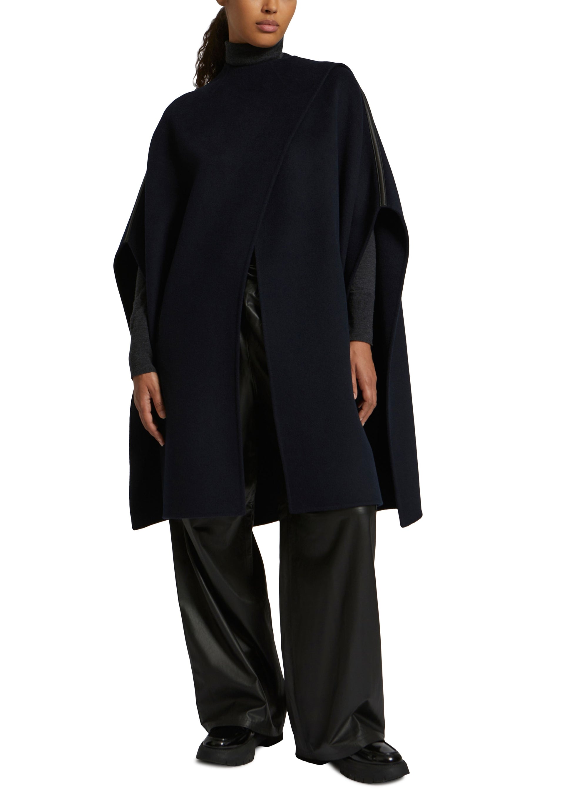 Cashmere wool cape -Yves Salomon