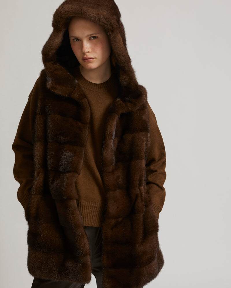 Hooded gilet in long-haired mink fur