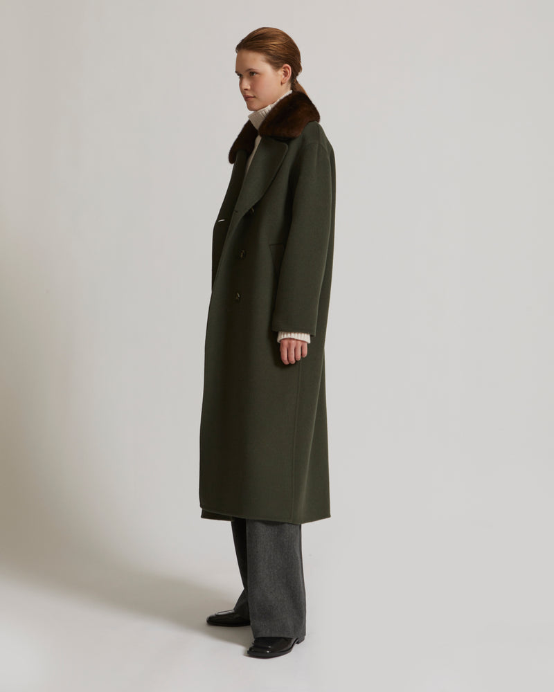 Cashmere wool coat with mink fur collar