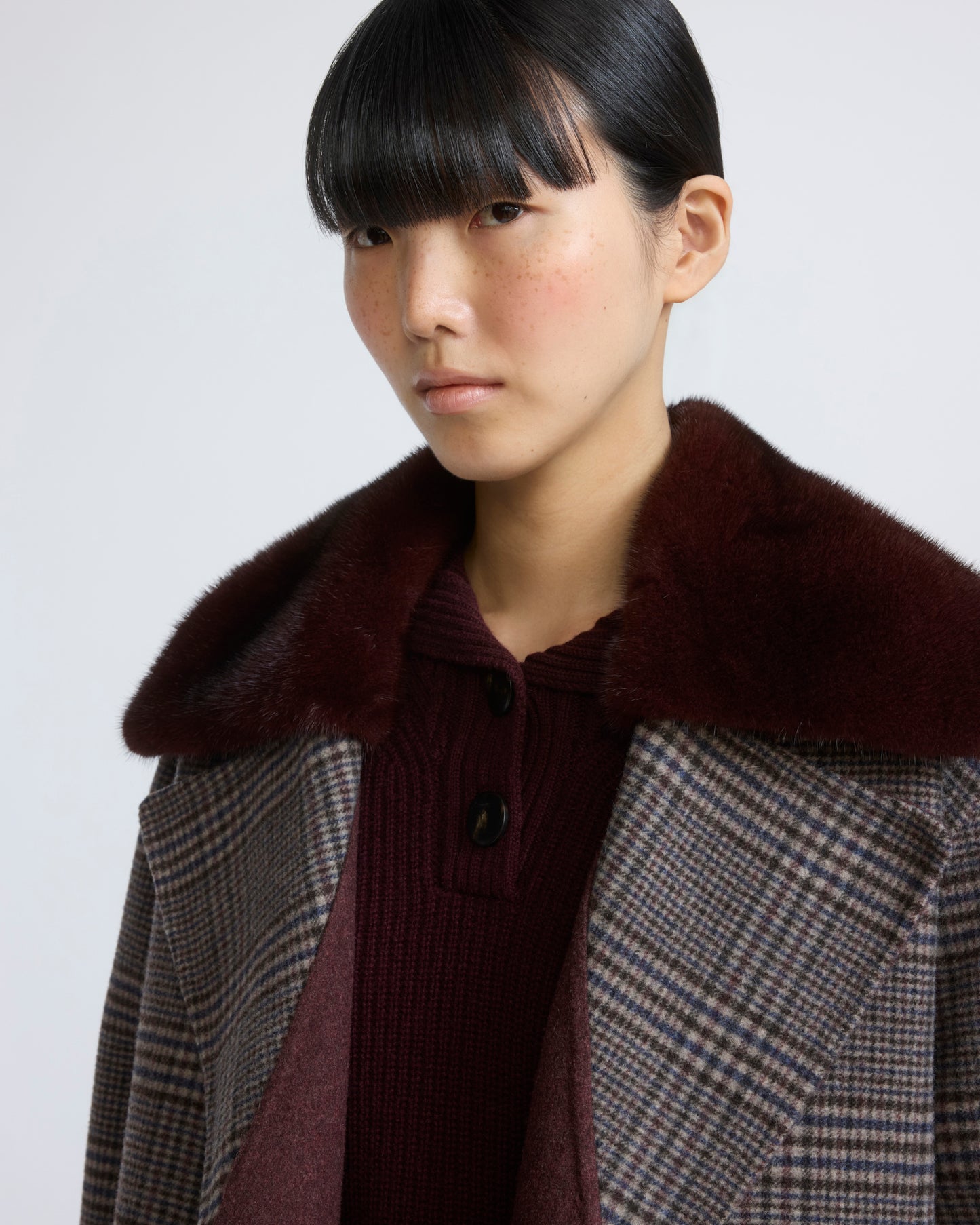 Long cashmere wool coat with mink fur collar - Yves Salomon - New Fall/Winter Collection