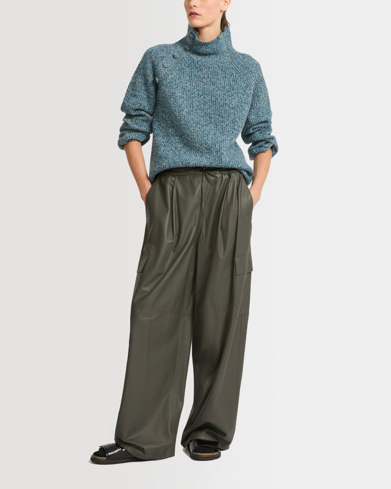Cargo trousers in lamb leather