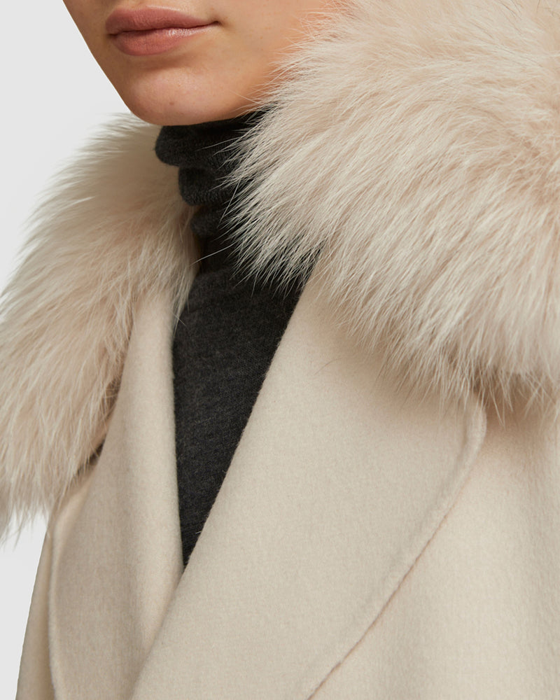 Cashmere wool peacot with fox fur collar