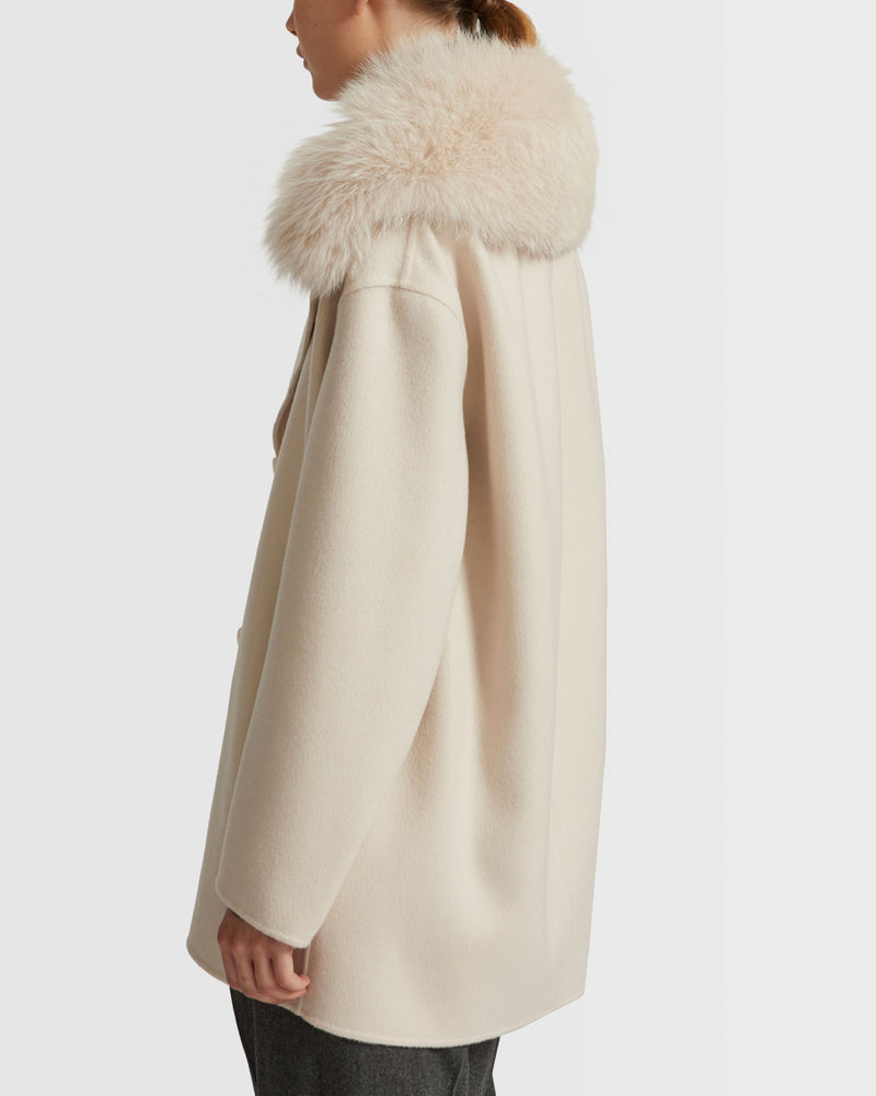 Cashmere wool peacot with fox fur collar