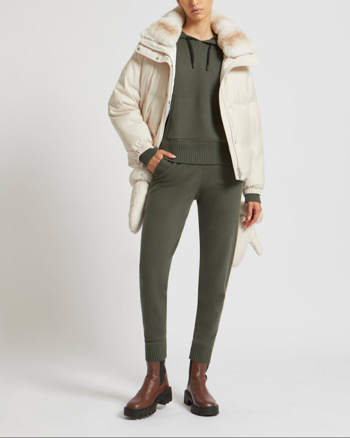 Short down jacket in waterproof flannel fabric with chinchilla fur