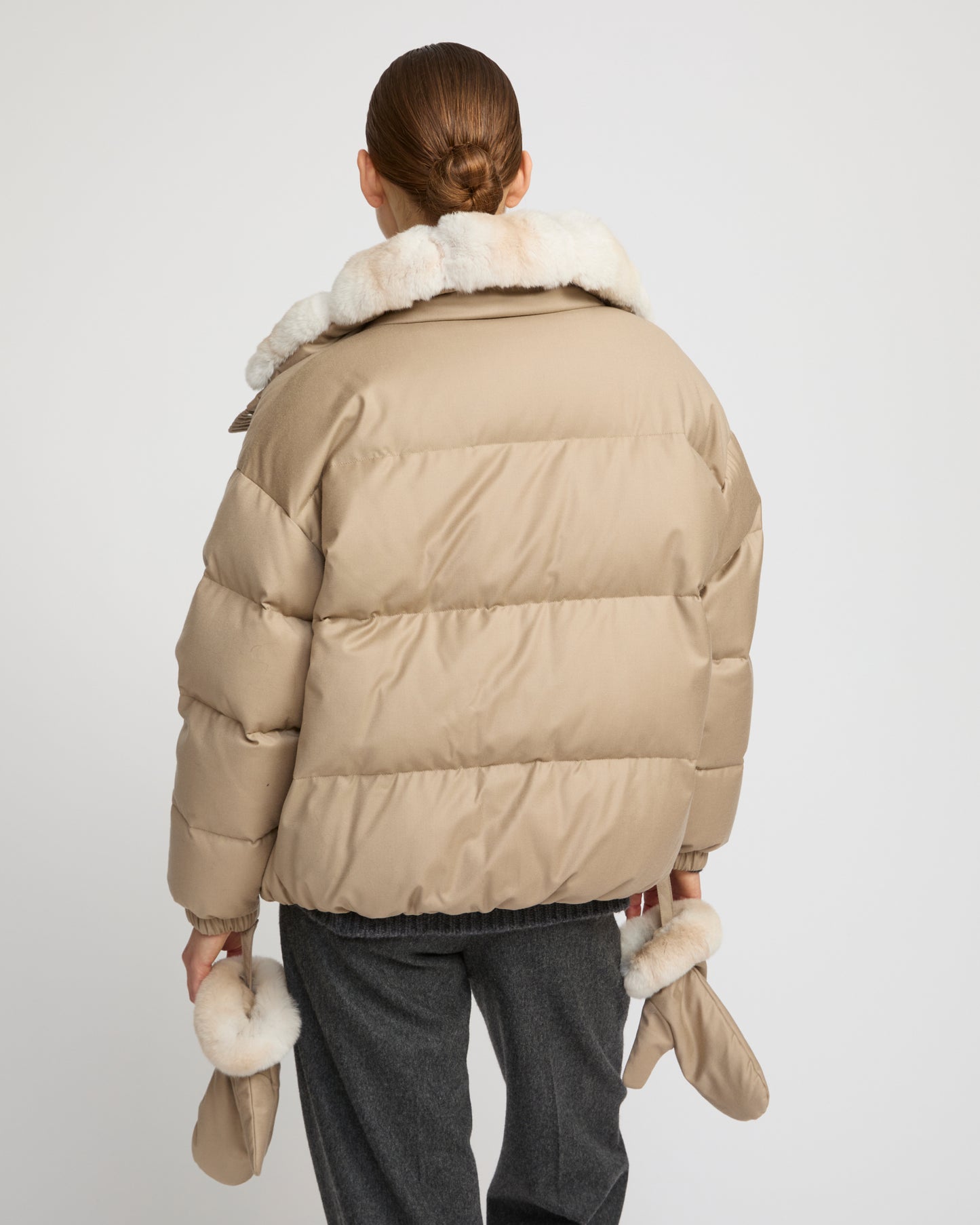 Short down jacket in waterproof flannel fabric with chinchilla fur
