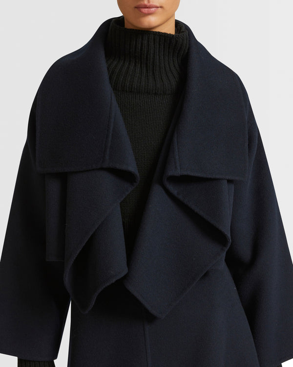 Cropped jacket in cashmere wool