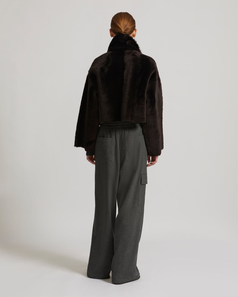 Short jacket in shearling