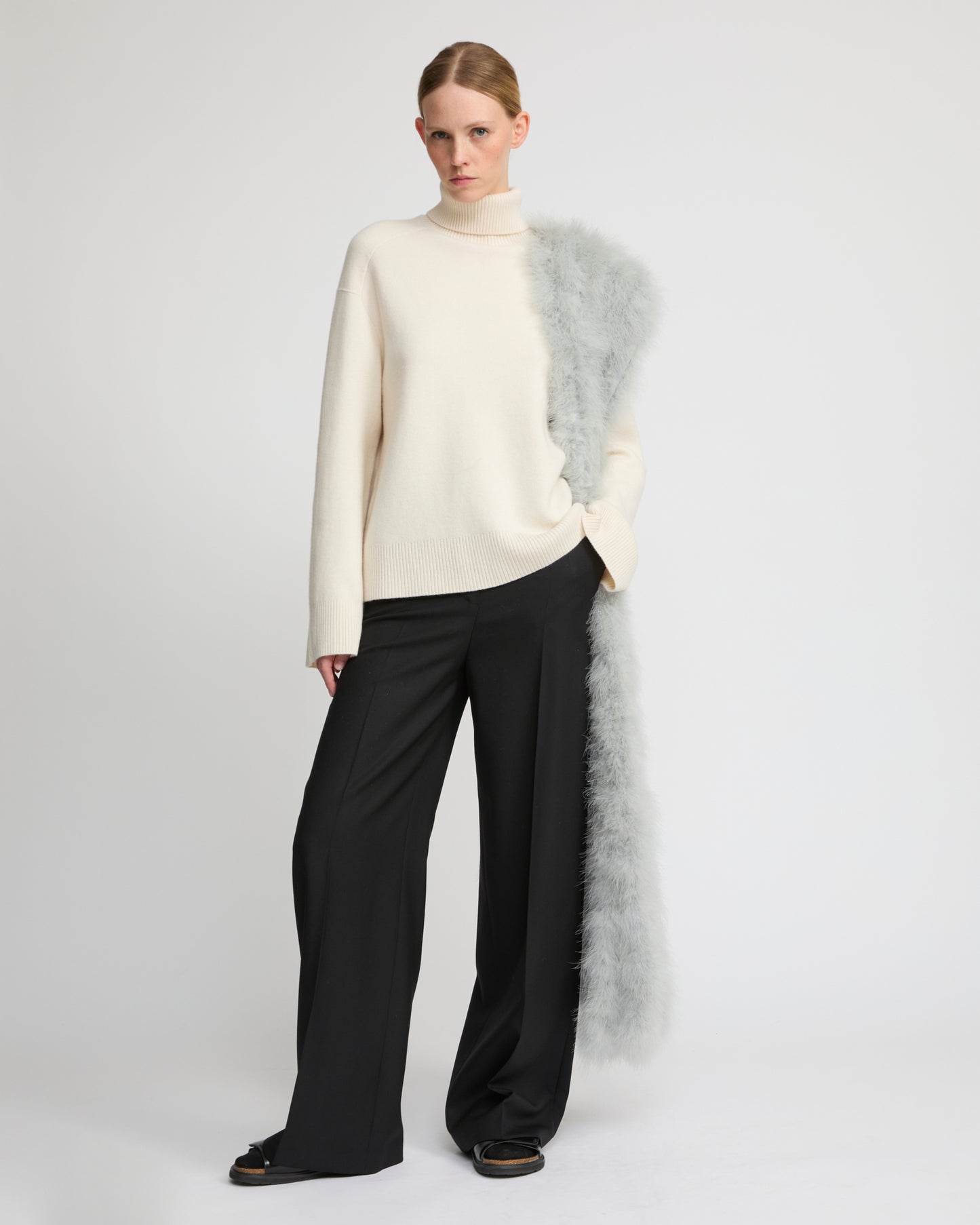 Maxi feather fringe scarf