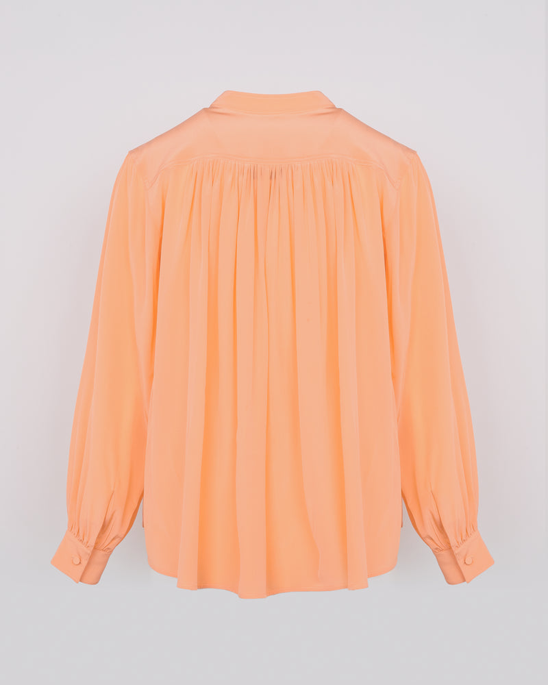 Pleated shirt in light silk crepe