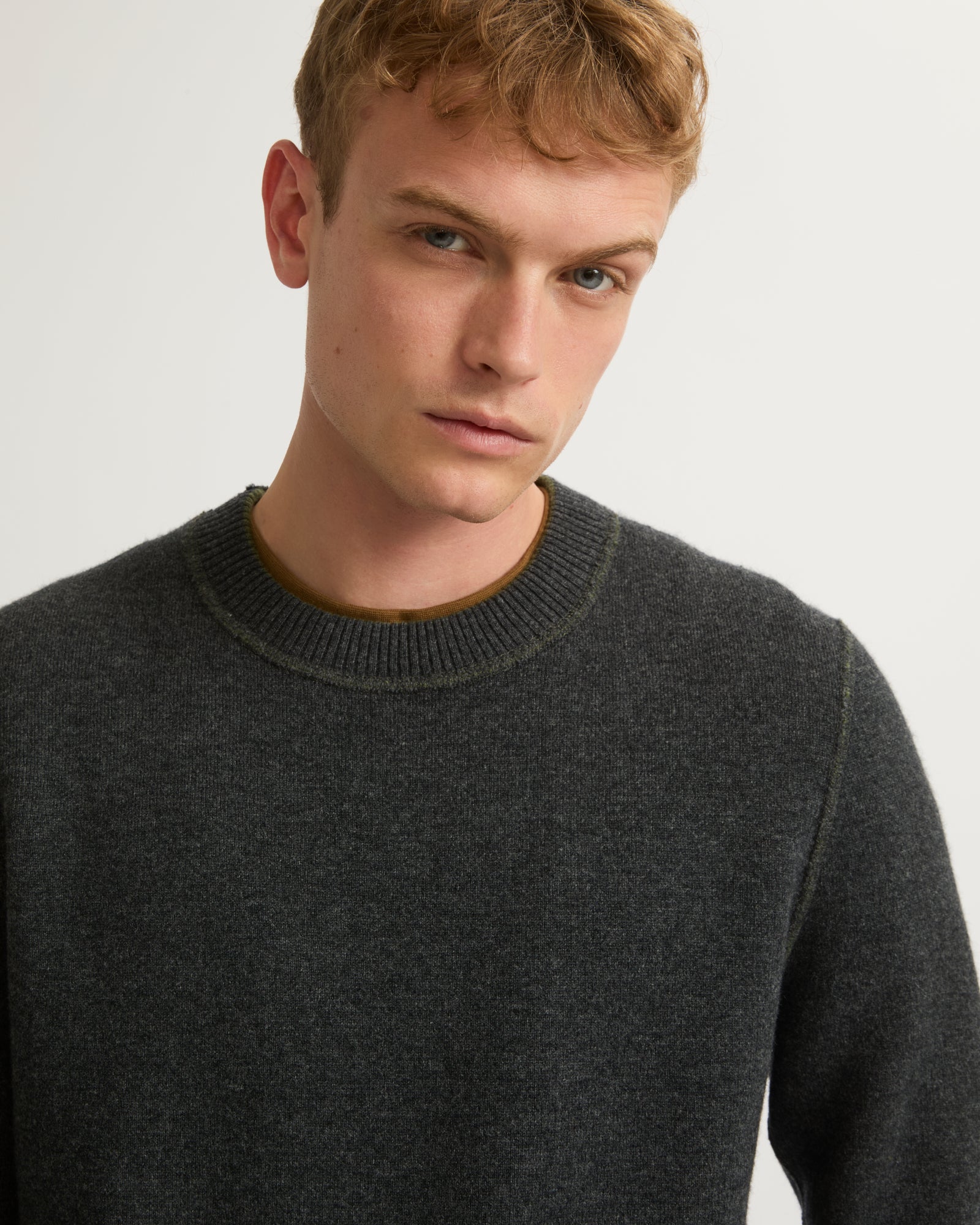 Two-tone reversible crew neck jumper in wool-cashmere knit-Yves Salomon-Winter sale & boxing day
